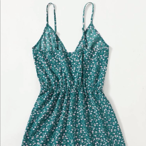 New floral cami Romper - Picture 3 of 5